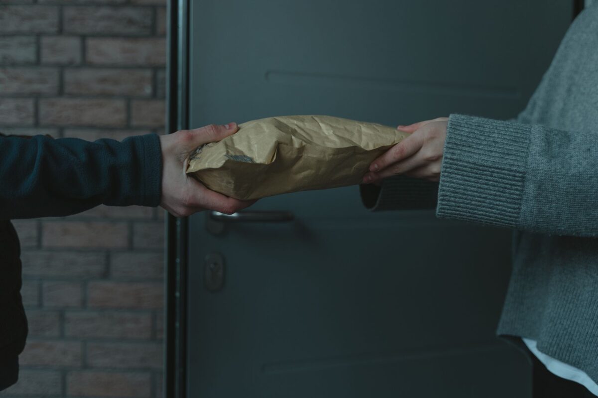 Entrega de un paquete de compra online del exterior en Uruguay